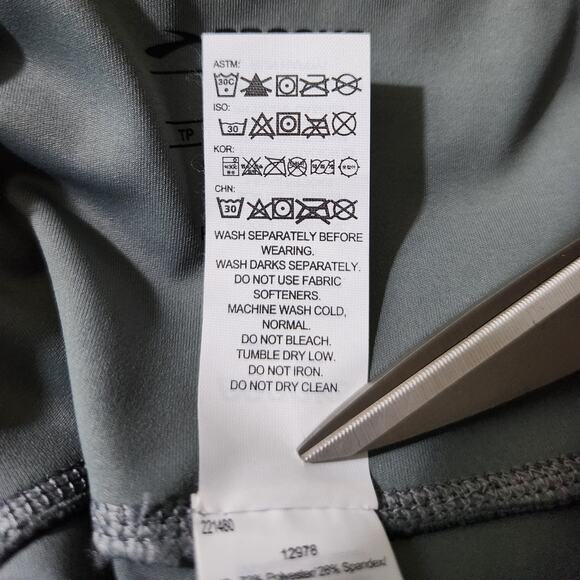 Brooks Method 8" Short Tight Legging Shorts Quick Dry Pewter Women's Size XS - Picture 11 of 12